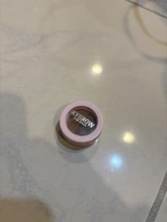 KYLIECOSMETIC アイブロウパウダーのサムネイル
