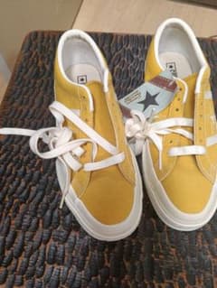 CONVERSE STAR & BARS マスターイエロー スニーカー　新品のサムネイル