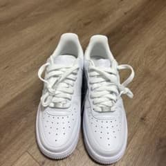 Nike Air Force 1 ホワイト スニーカーのサムネイル