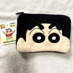 韓国ダイソー　クレヨンしんちゃんポーチ　韓国限定品のサムネイル