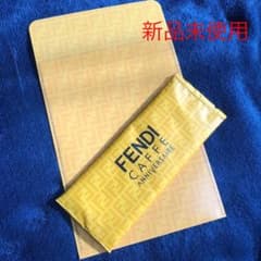 yuu様専用　　FENDI 限定マスクケース2色セットのサムネイル