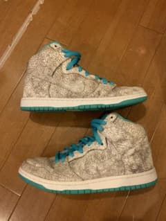 NIKE DUNK HIGH PREMIUM SB FLAMINGOのサムネイル