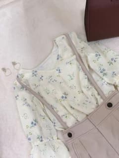 anysis 花柄ブラウスのサムネイル