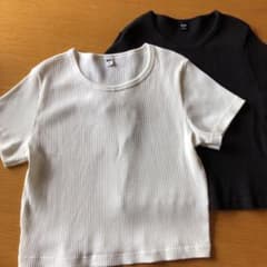 ユニクロ　リブクロップドTシャツ2枚セット　美品のサムネイル