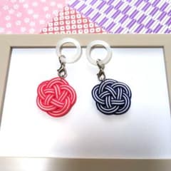 2個セットめじるしアクセサリー赤と青のサムネイル