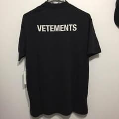 大人気‼️VETEMENTS Tシャツのサムネイル