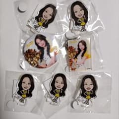 SSU-YU ハニーズ 2026若鷹ガチャ 缶バッジ&アクスタ&アクキーのサムネイル