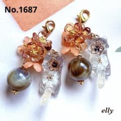 1687.天然石 水晶 和柄 ジャンピング猫 レジン チャーム - メルカリ