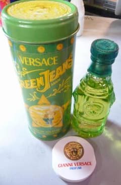 新品 VERSACE GREEN JEANS ベルサーチ　廃版 新品 VERSACE GREEN JEANS ベルサーチ 廃版 - メルカリ