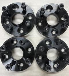 ち*こ様 ワイドトレッドスペーサー 20mm 4H PCD100 P1.25のサムネイル