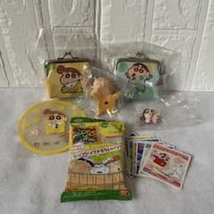 [New] Crayon Shin-chan merchandise bundle: coin purse, figure, stickers