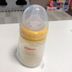 母乳実感　　新品　プラスチックのサムネイル