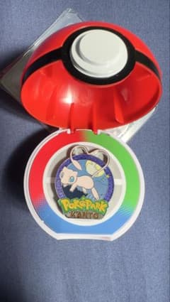 PokePark KANTO ミュウ ピンバッジ モンスターボールケース付 PokePark KANTO ミュウ ピンバッジ モンスターボールケース付 - メルカリ
