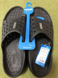 新品、未使用✨HOKA ONE ONE ✨28サンダルのサムネイル
