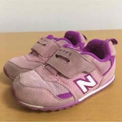 ニューバランスNEW BALANCEパープルスニーカー15.5センチのサムネイル