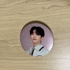 SEVENTEEN HOLIDAY缶バッチ　JOSHUAのサムネイル