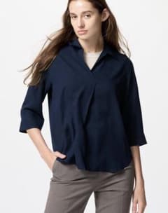 ※値下げ不可※UNIQLO ネイビー レーヨンスキッパーブラウス 七分袖のサムネイル