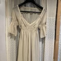 Cynical シフォンワンピース ベージュ フレアスリーブのサムネイル