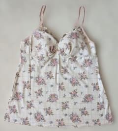 新品 GU カップ付きフリルキャミソール 花柄 Lのサムネイル