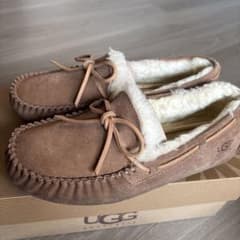 UGG モカシン デッキシューズ ブラウン - メルカリ