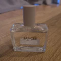 FIANCÉE パルファンドトワレ ピュアシャンプーの香りのサムネイル