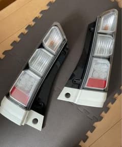 JF1・2 N-BOX純正テールランプ　左右セットのサムネイル