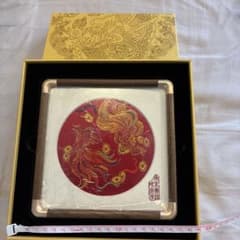 金色の龍の刺繍置物のサムネイル