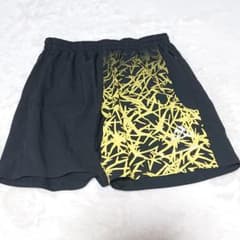 H１１７４ adidas ストライプ柄 ショートパンツ 黒/黄色 Lのサムネイル