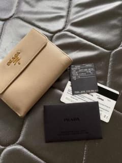 うさぎ様専用ギャランティカード有PRADA 折りたたみ財布のサムネイル