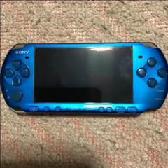 PSP本体と充電器とソフトのサムネイル