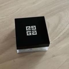 GIVENCHY ルースパウダー　プリズムリーブルトラベルのサムネイル