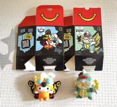アメリカ限定】マクドナルド ハッピーセット サンリオ ゴジラ 2種