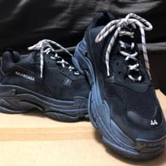 BALENCIAGA triple sのサムネイル