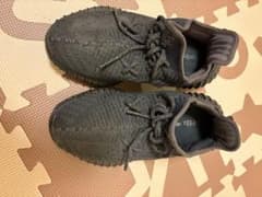 adidas YEEZY BOOST 350 V2 ブラックのサムネイル
