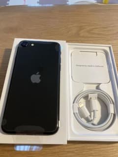 ⭐︎iPhone SE 第2世代 (SE2) ブラック 64 GB au⭐︎のサムネイル
