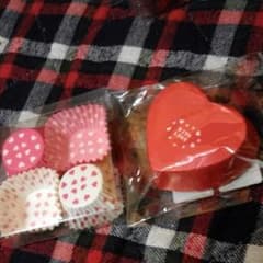 新品未使用　ベーキングカップ　バレンタイン　菓子　クッキングのサムネイル