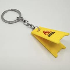 滑り注意 看板 キーホルダーイエローミニ看板 Caution Wet Floorのサムネイル