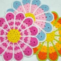 sayu様◇２・３・５）毛糸＊座布団〈ハンドメイド〉のサムネイル