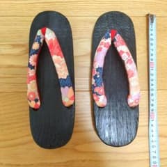 【新品】レディース 下駄 花柄鼻緒 黒塗り台 24.0-24.5cmのサムネイル
