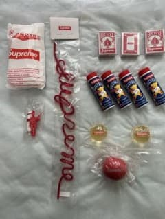 Supreme ノベルティ13点 まとめ売り - メルカリ