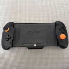 Nintendo Switch用のDOBE製グリップコントローラーのサムネイル