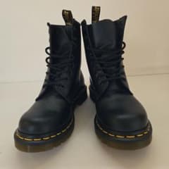 Dr. Martens 8ホール ブーツ 黒のサムネイル