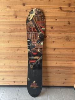 ナイトロ Nitro Uberspoon パウダーもグラトリもできるツインの板 ナイトロ Nitro Uberspoon パウダーもグラトリもできるツインの板