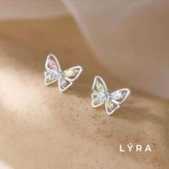 LYRA バタフライ スタッドピアス 両耳用のサムネイル
