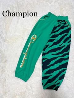 《Champion チャンピオン》グリーン 金 可愛い 格好良い スウェットのサムネイル