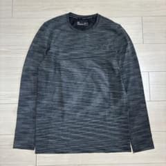 アンダーアーマーグレー長袖インナーシャツMサイズ丸襟シンプル