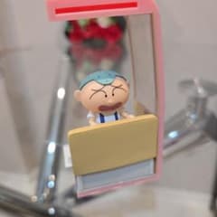 しんちゃん バス停 フィギュアのサムネイル