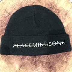 g-dragon着用 PEACEMINUSONE ブラックニット帽 - メルカリ