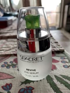 SEACRET社　シークレット REVIVE EYE SERUMのサムネイル