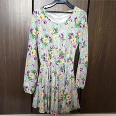 花柄長袖ワンピースのサムネイル